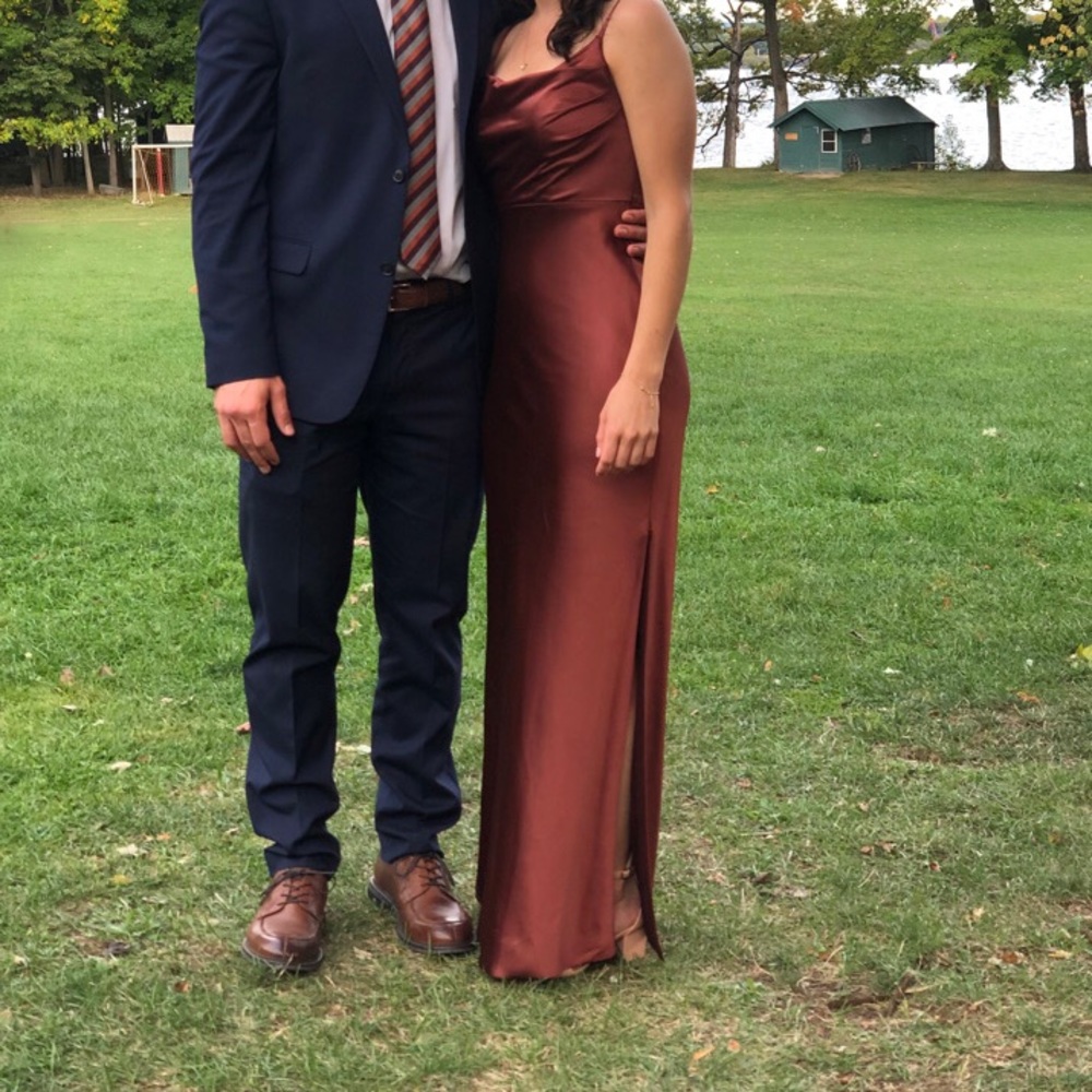 Reverly Skye satin in cinnamon rose, size 4, 1.5” hemmed. Wore @ 1 wedding